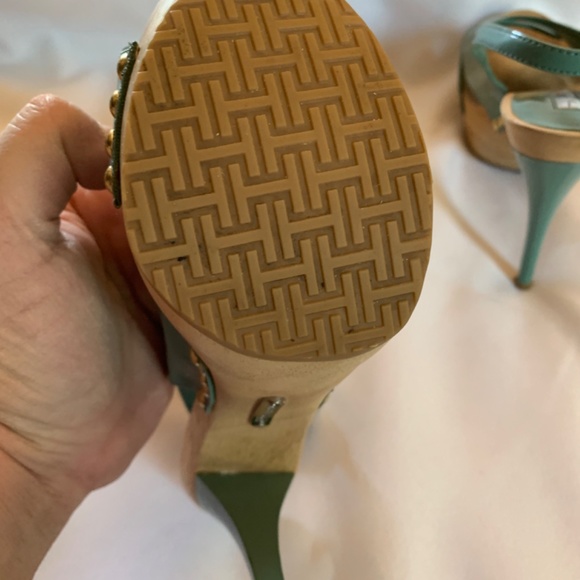 H by Halston Emma Heels In Blue Cloudy Color and Wood! - Picture 9 of 16